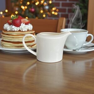 A set of BRITISH AIRWAYS WILLIAM EDWARDS White Soup Sauce Jug & Long Plate New